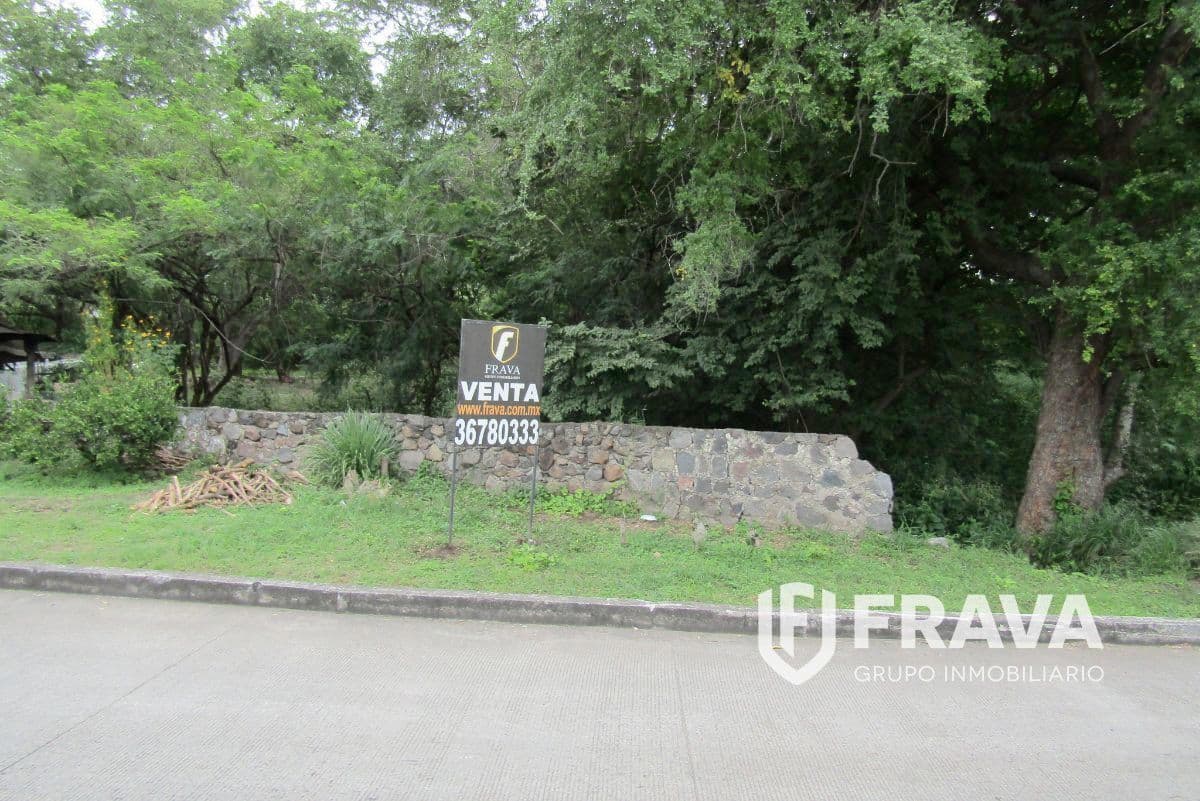 TERRENO EN VENTA EN LAS BUGAMBILIAS, COLIMA.