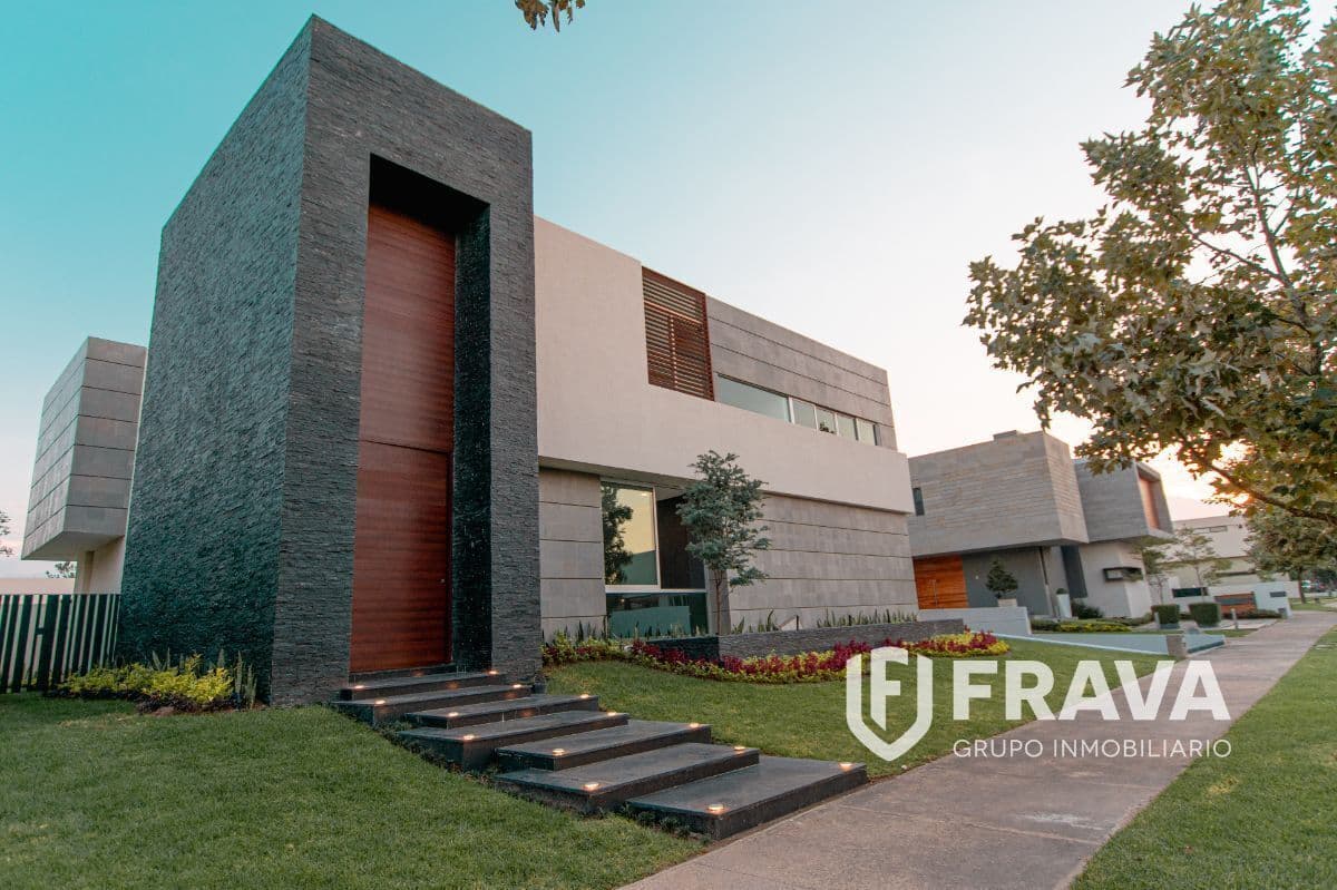 CASA EN VENTA EN BOSQUES DE LOS LAGOS