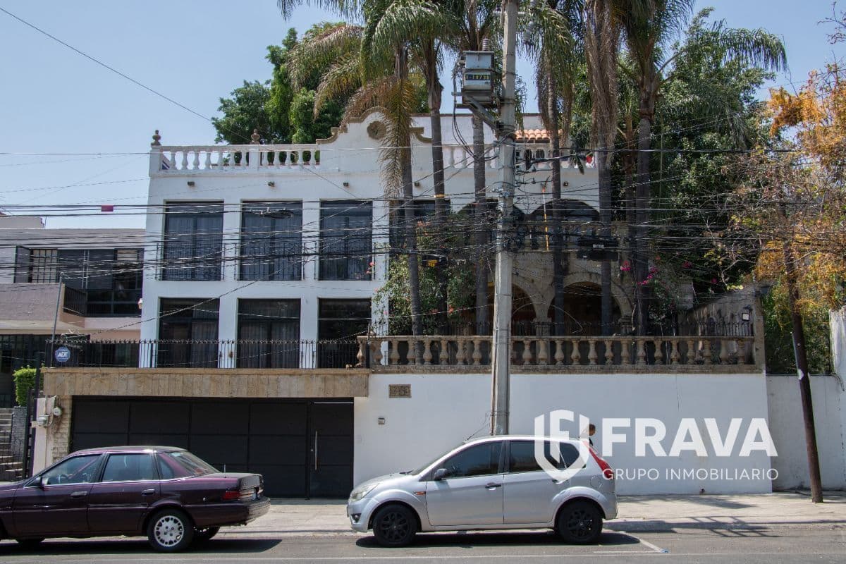 CASA EN VENTA EN LA COLONIA ARCOS VALLARTA