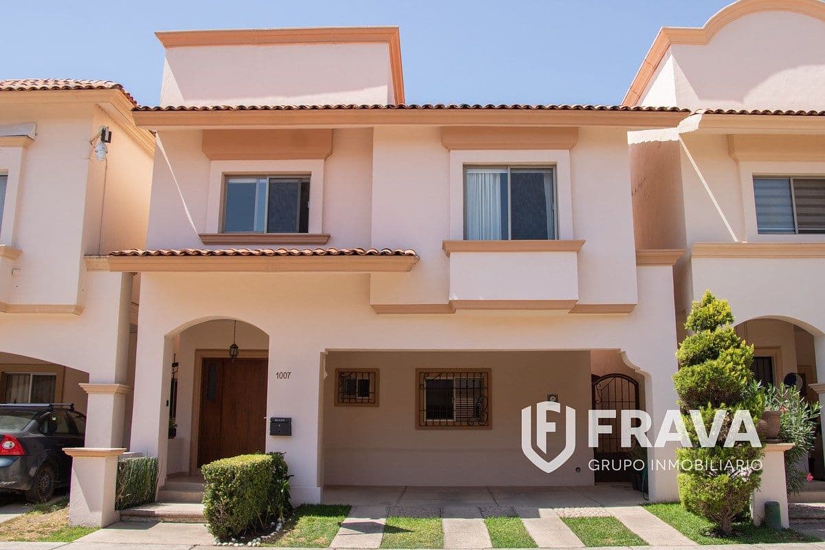 VENTA DE CASA EN FRACCIONAMIENTO VILLA CALIFORNIA