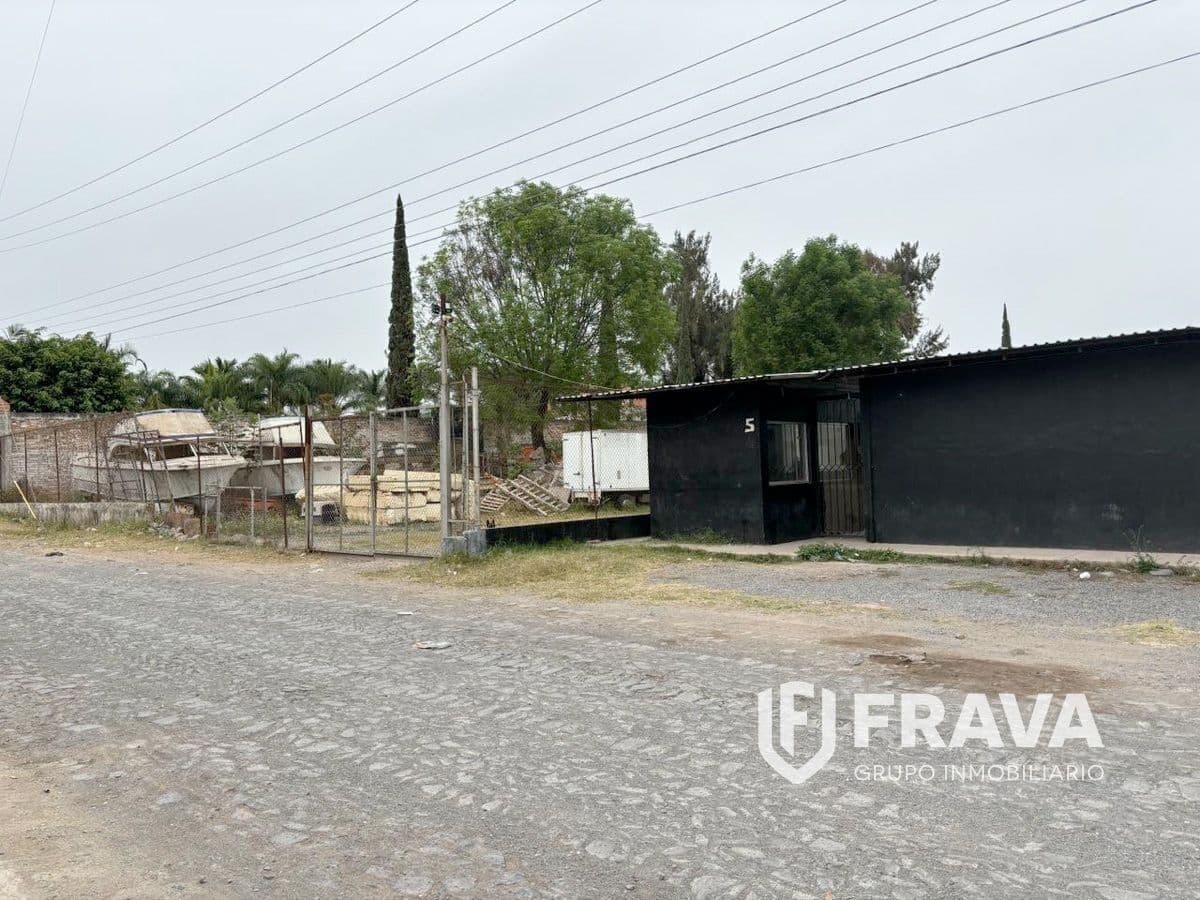 RENTA DE TERRENO CON BODEGA EN LA PROVIDENCIA
