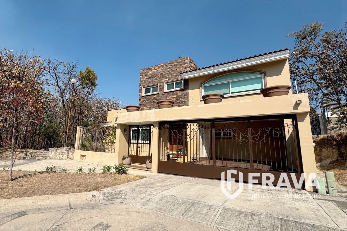 VENTA DE CASA EN BUGAMBILIAS