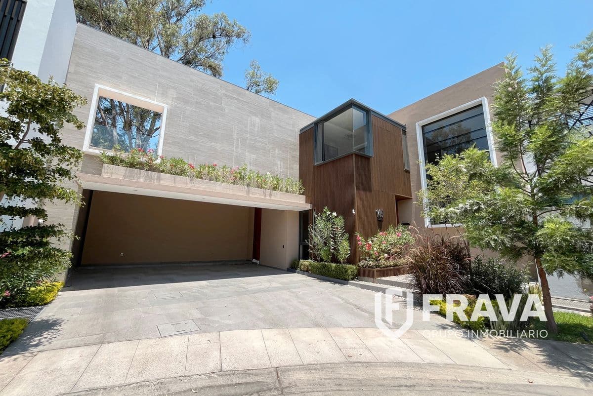 VENTA DE CASA EN MITICA RESIDENCIAL