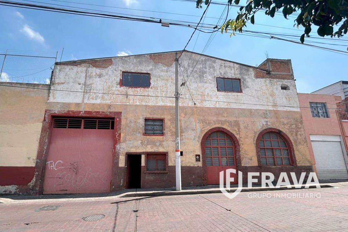 VENTA DE BODEGA EN SAN PEDRO TLAQUEPAQUE