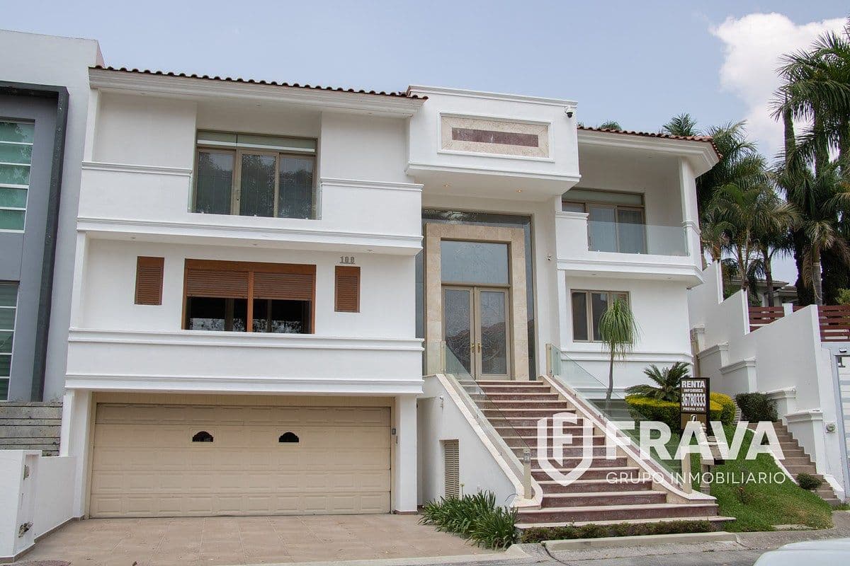 RENTA DE CASA EN PUERTA DE HIERRO MTTO INCLUIDO TENERIFE