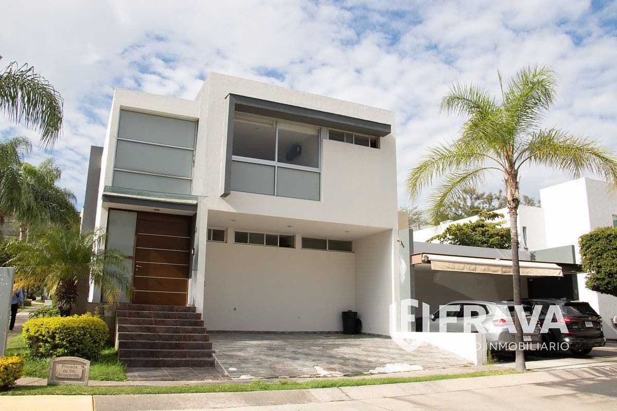 CASA EN VENTA EN PUERTA DEL VALLE