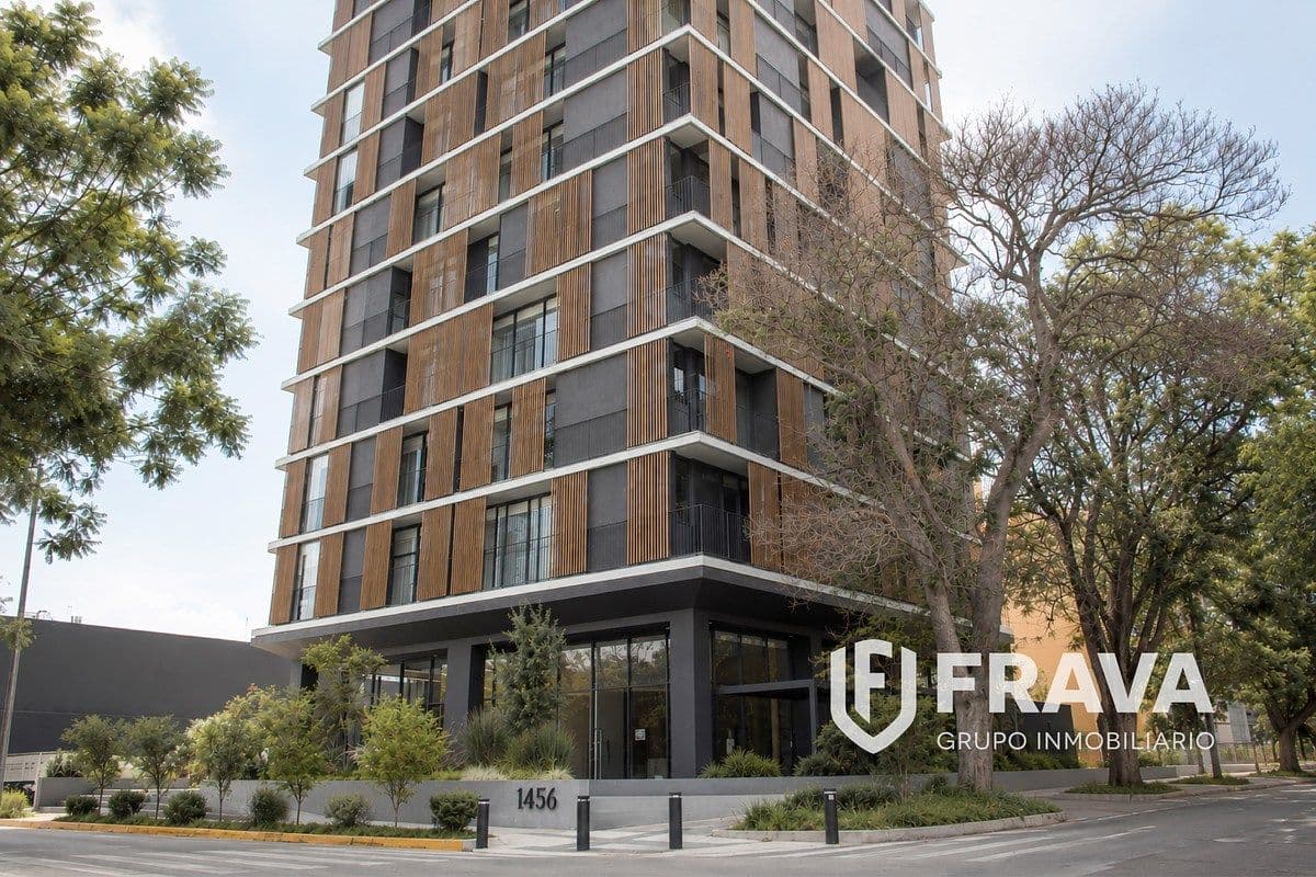 RENTA DE DEPARTAMENTO EN COUNTRY CLUB TORRE LORETO MANTENIMIENTO INCLUIDO