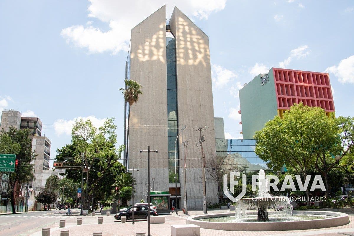 OFICINAS EN RENTA EN AVENIDA HIDALGO EN TORRE ICLAR