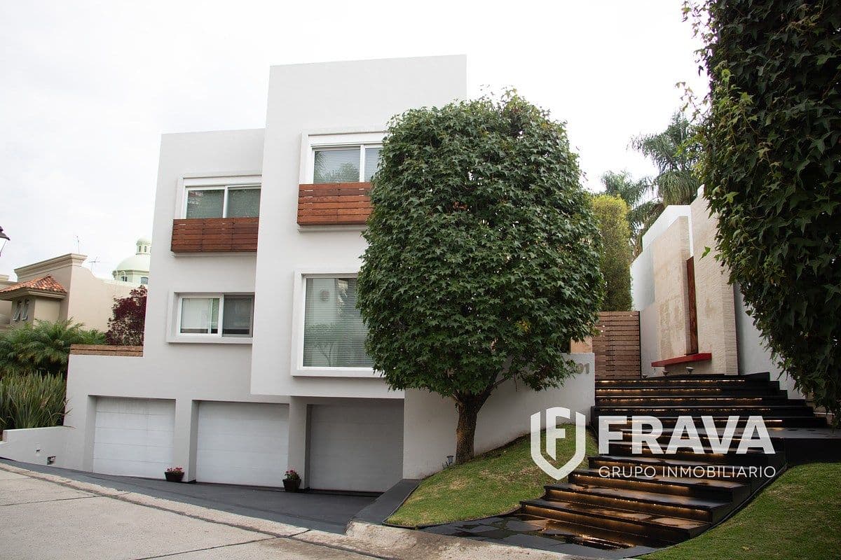 CASA EN VENTA EN PUERTA DE HIERRO